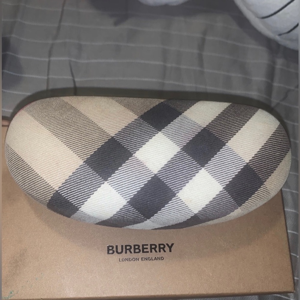 Burberry Glasses case